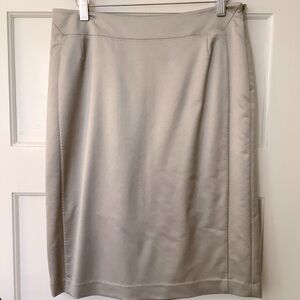 Hilton Hollis Miracle Pencil Skirt, backruffle. platinum/gold stretch fabric Sz6